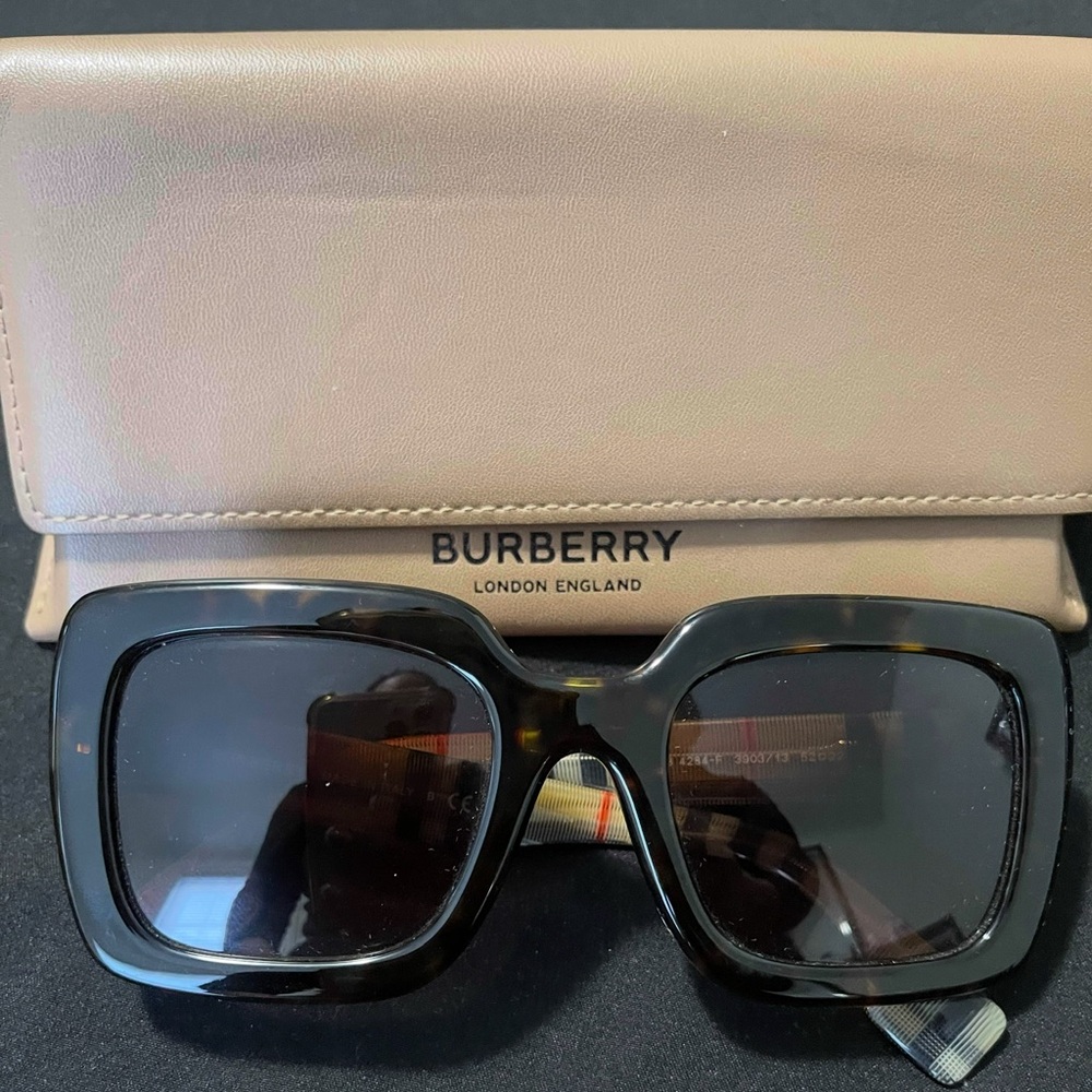 Burberry Black Sunglasses with Square Frame